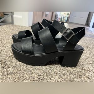 Soda lug sandal